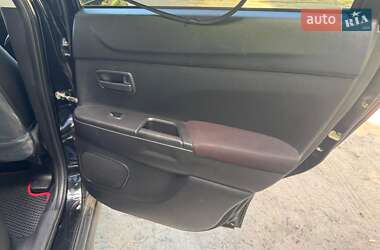 Внедорожник / Кроссовер Mitsubishi Outlander 2013 в 