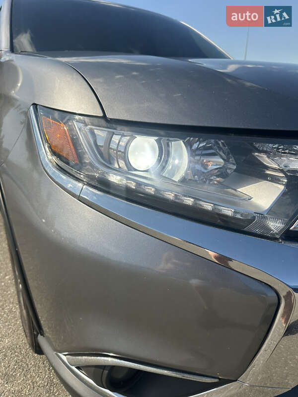 Внедорожник / Кроссовер Mitsubishi Outlander 2017 в Киеве фото 3 Внедорожник / Кроссовер Mitsubishi Outlander 2017 в Киеве