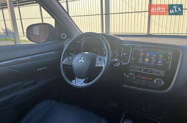 Внедорожник / Кроссовер Mitsubishi Outlander 2019 в 