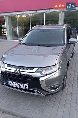 Внедорожник / Кроссовер Mitsubishi Outlander 2017 в Запорожье