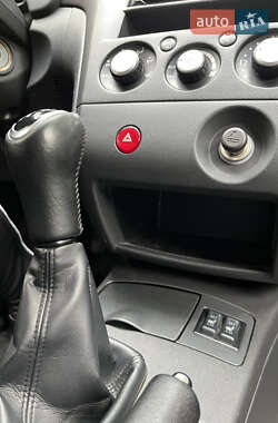 Внедорожник / Кроссовер Mitsubishi Outlander 2004 в 