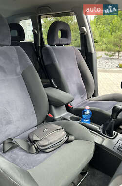 Внедорожник / Кроссовер Mitsubishi Outlander 2004 в 