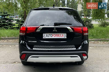 Внедорожник / Кроссовер Mitsubishi Outlander 2021 в 