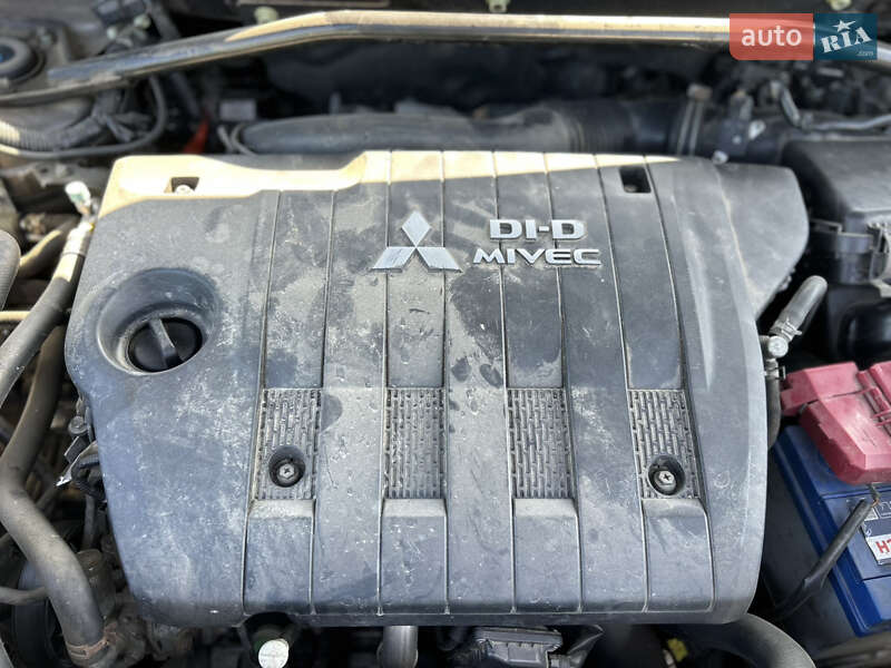 Внедорожник / Кроссовер Mitsubishi Outlander 2011 в Косове