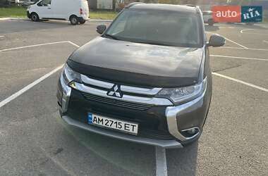 Позашляховик / Кросовер Mitsubishi Outlander 2018 в Житомирі