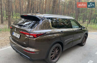 Внедорожник / Кроссовер Mitsubishi Outlander 2022 в 