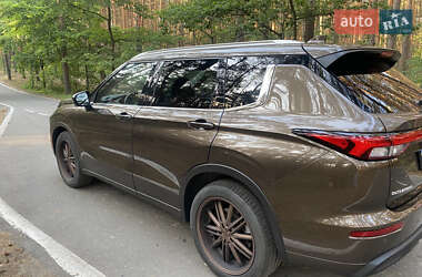 Внедорожник / Кроссовер Mitsubishi Outlander 2022 в 