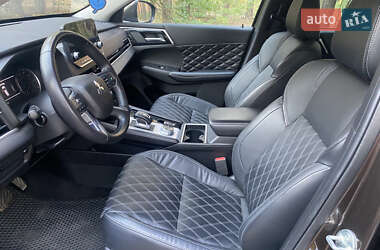 Внедорожник / Кроссовер Mitsubishi Outlander 2022 в 