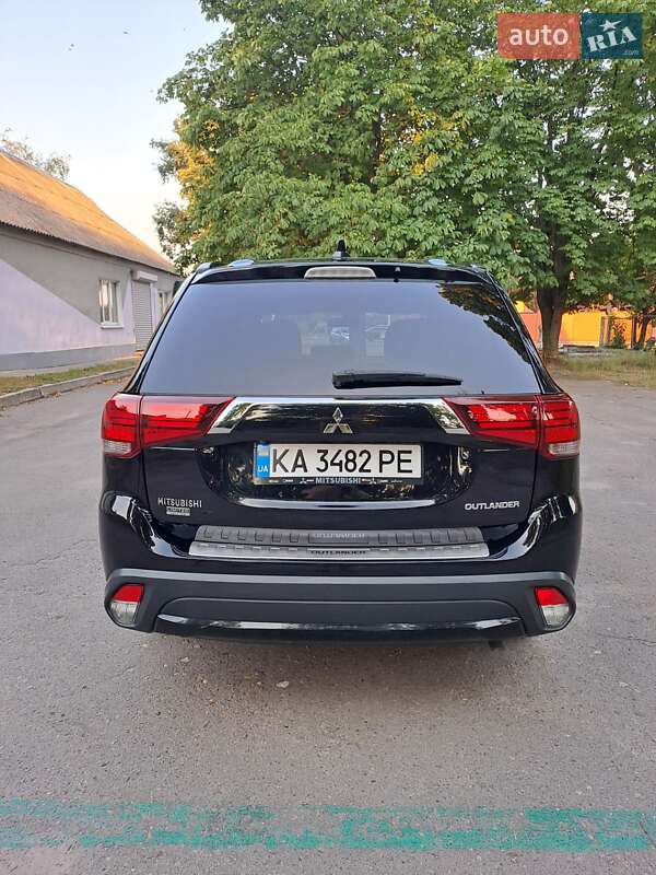 Позашляховик / Кросовер Mitsubishi Outlander 2018 в Білій Церкві
