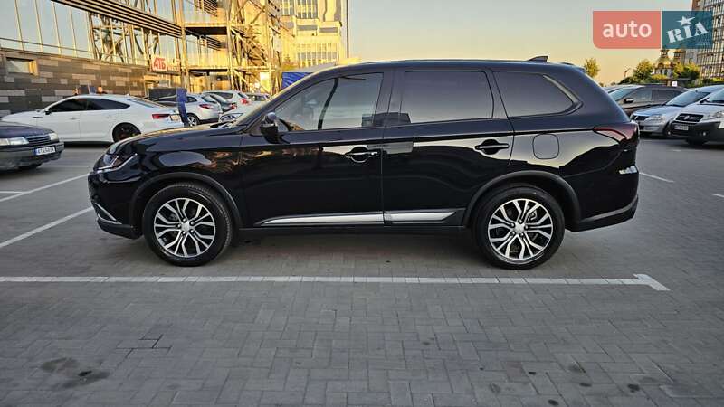 Внедорожник / Кроссовер Mitsubishi Outlander 2017 в Ивано-Франковске