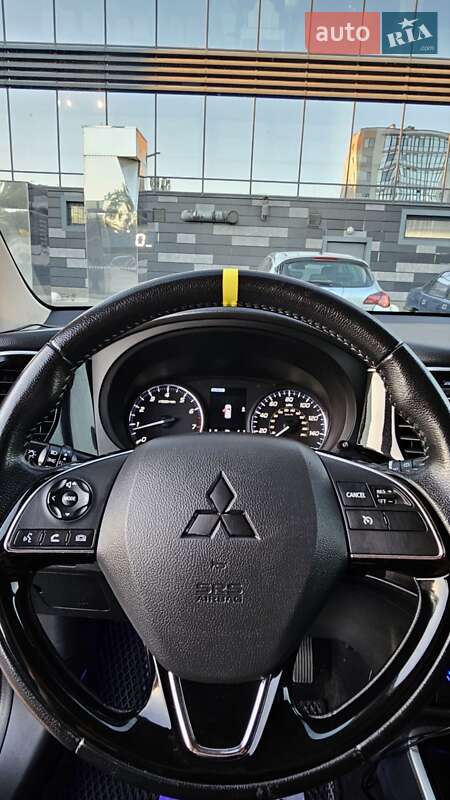 Внедорожник / Кроссовер Mitsubishi Outlander 2017 в Ивано-Франковске