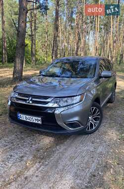Внедорожник / Кроссовер Mitsubishi Outlander 2018 в Киеве