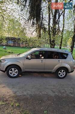 Внедорожник / Кроссовер Mitsubishi Outlander 2008 в 