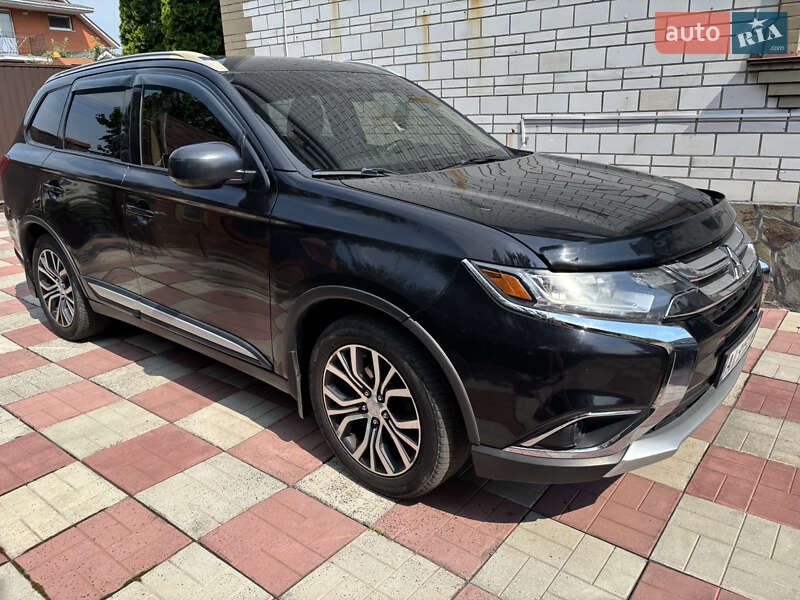 Внедорожник / Кроссовер Mitsubishi Outlander 2018 в Киеве