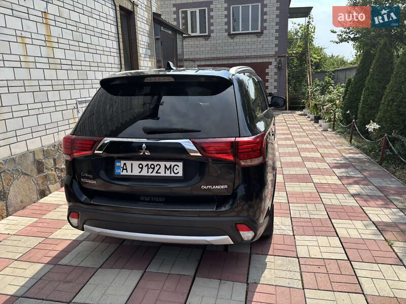 Внедорожник / Кроссовер Mitsubishi Outlander 2018 в Киеве