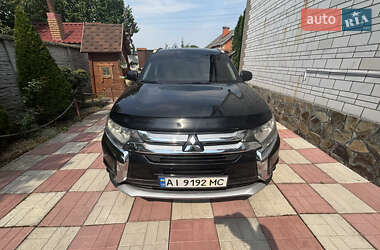 Позашляховик / Кросовер Mitsubishi Outlander 2018 в 