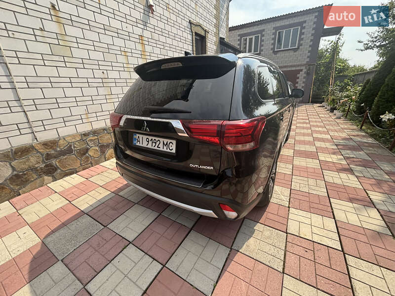 Внедорожник / Кроссовер Mitsubishi Outlander 2018 в Киеве