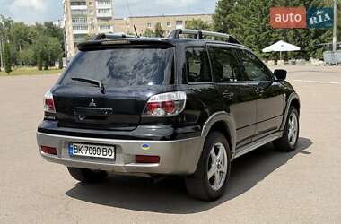 Внедорожник / Кроссовер Mitsubishi Outlander 2006 в 