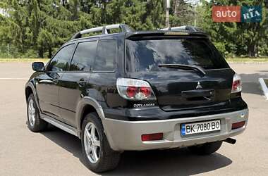 Внедорожник / Кроссовер Mitsubishi Outlander 2006 в 