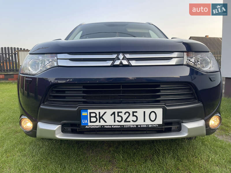 Внедорожник / Кроссовер Mitsubishi Outlander 2015 в Владимирце