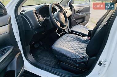 Внедорожник / Кроссовер Mitsubishi Outlander 2012 в 