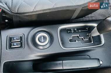 Внедорожник / Кроссовер Mitsubishi Outlander 2012 в 
