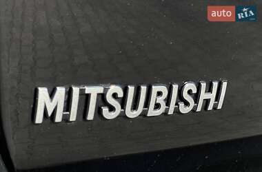 Внедорожник / Кроссовер Mitsubishi Outlander 2012 в 