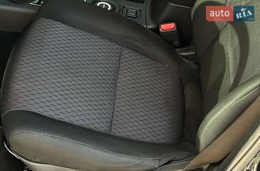 Внедорожник / Кроссовер Mitsubishi Outlander 2012 в 