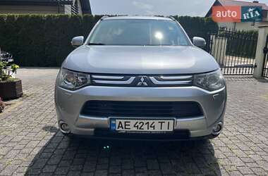 Внедорожник / Кроссовер Mitsubishi Outlander 2013 в Львове