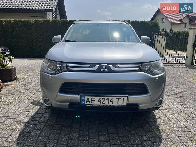 Mitsubishi Outlander 2013