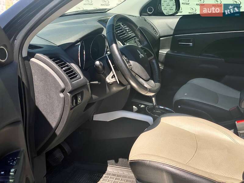 Внедорожник / Кроссовер Mitsubishi Outlander 2013 в Днепре
