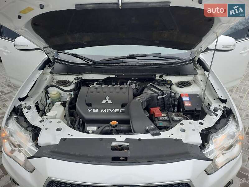Внедорожник / Кроссовер Mitsubishi Outlander 2011 в Кропивницком