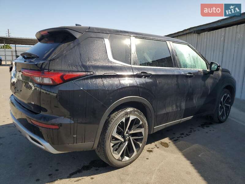 Позашляховик / Кросовер Mitsubishi Outlander 2023 в Хмельницькому