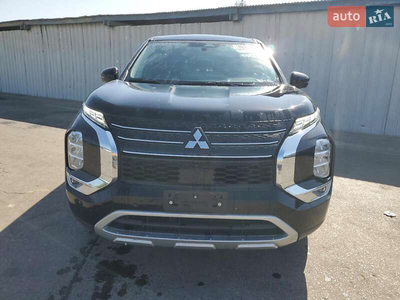 Позашляховик / Кросовер Mitsubishi Outlander 2023 в Хмельницькому