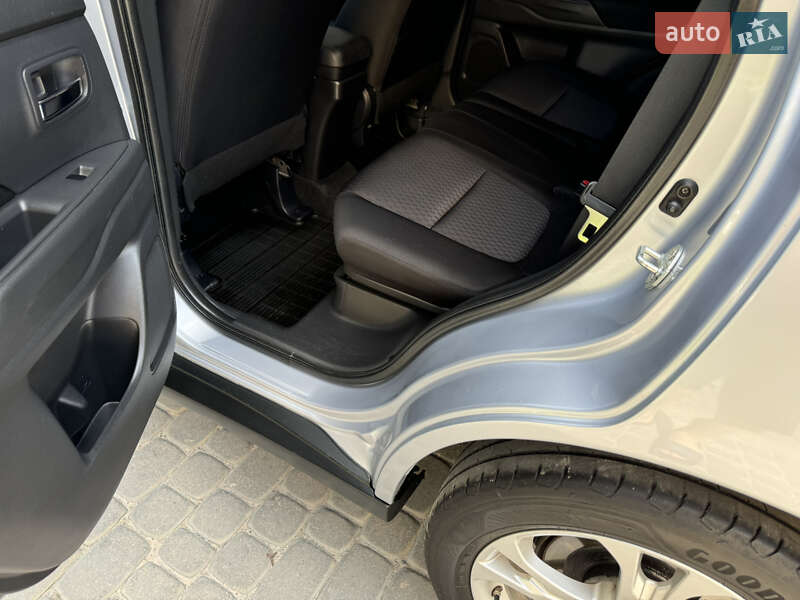 Внедорожник / Кроссовер Mitsubishi Outlander 2013 в Виннице