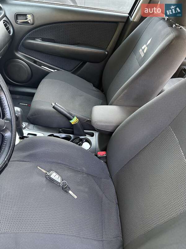 Внедорожник / Кроссовер Mitsubishi Outlander 2009 в Славянске
