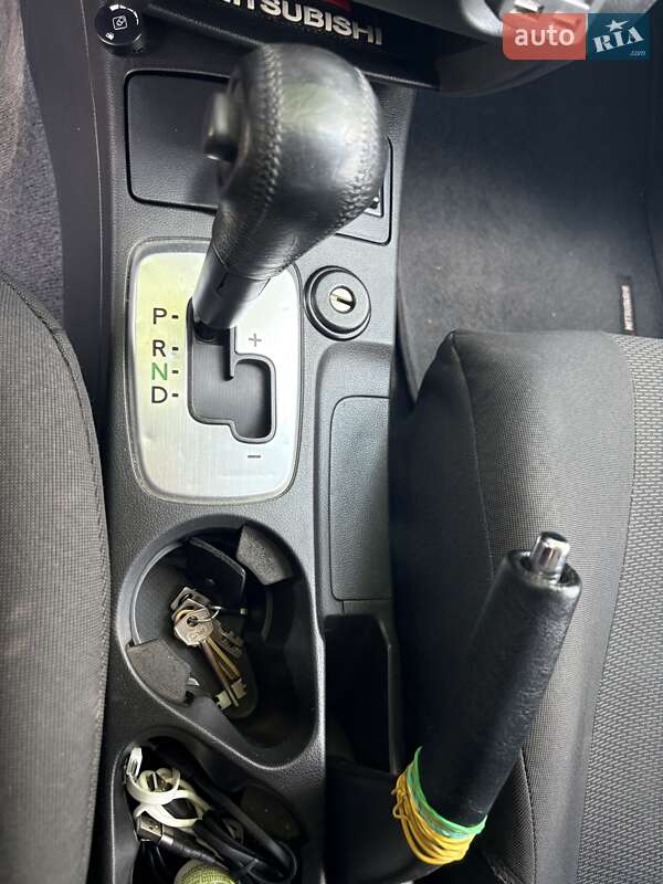 Внедорожник / Кроссовер Mitsubishi Outlander 2009 в Славянске