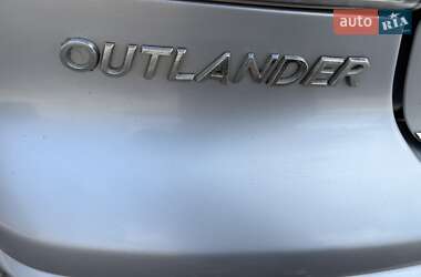 Внедорожник / Кроссовер Mitsubishi Outlander 2009 в 