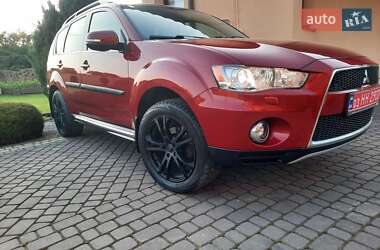 Внедорожник / Кроссовер Mitsubishi Outlander 2012 в 