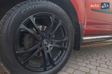 Внедорожник / Кроссовер Mitsubishi Outlander 2012 в 