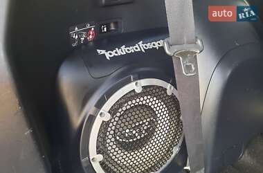 Внедорожник / Кроссовер Mitsubishi Outlander 2012 в 