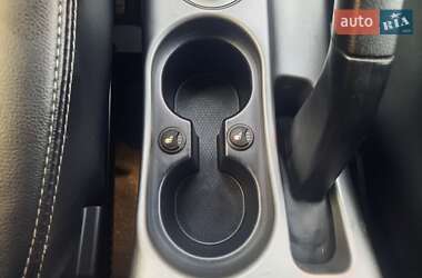 Внедорожник / Кроссовер Mitsubishi Outlander 2012 в 