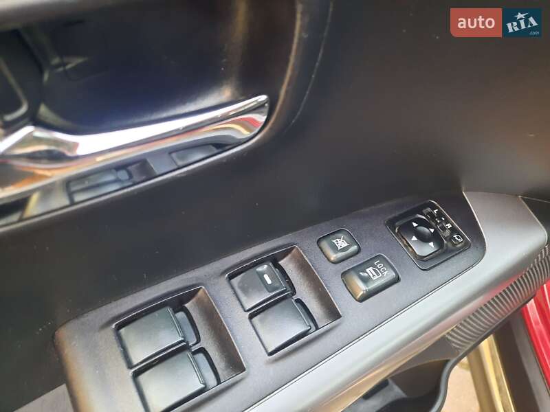 Внедорожник / Кроссовер Mitsubishi Outlander 2012 в Стрые