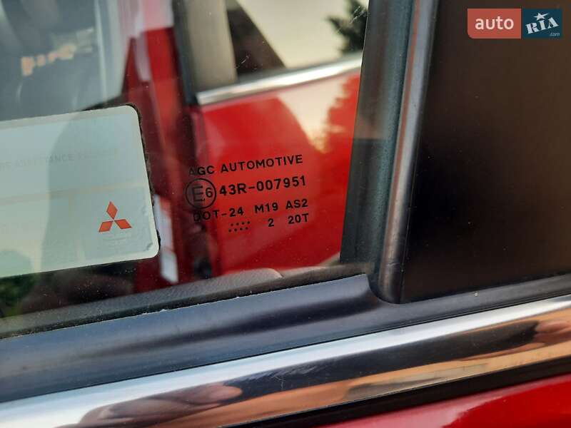 Внедорожник / Кроссовер Mitsubishi Outlander 2012 в Стрые