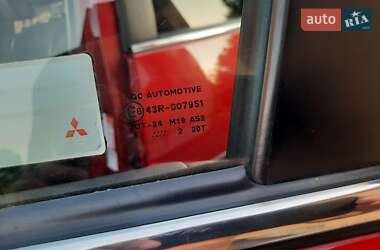 Внедорожник / Кроссовер Mitsubishi Outlander 2012 в 