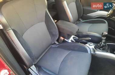 Внедорожник / Кроссовер Mitsubishi Outlander 2012 в 