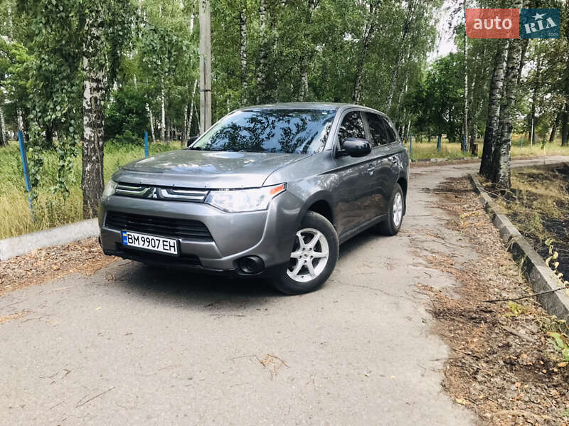 Внедорожник / Кроссовер Mitsubishi Outlander 2013 в Ахтырке