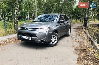 Внедорожник / Кроссовер Mitsubishi Outlander 2013 в 