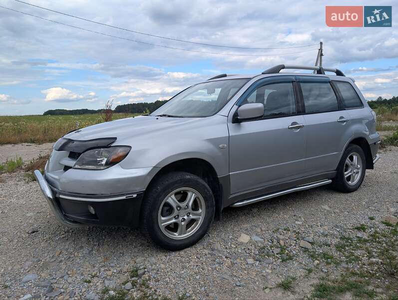 Внедорожник / Кроссовер Mitsubishi Outlander 2003 в 