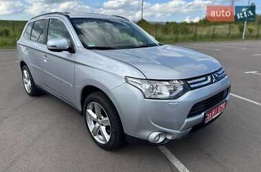 Внедорожник / Кроссовер Mitsubishi Outlander 2013 в Ровно